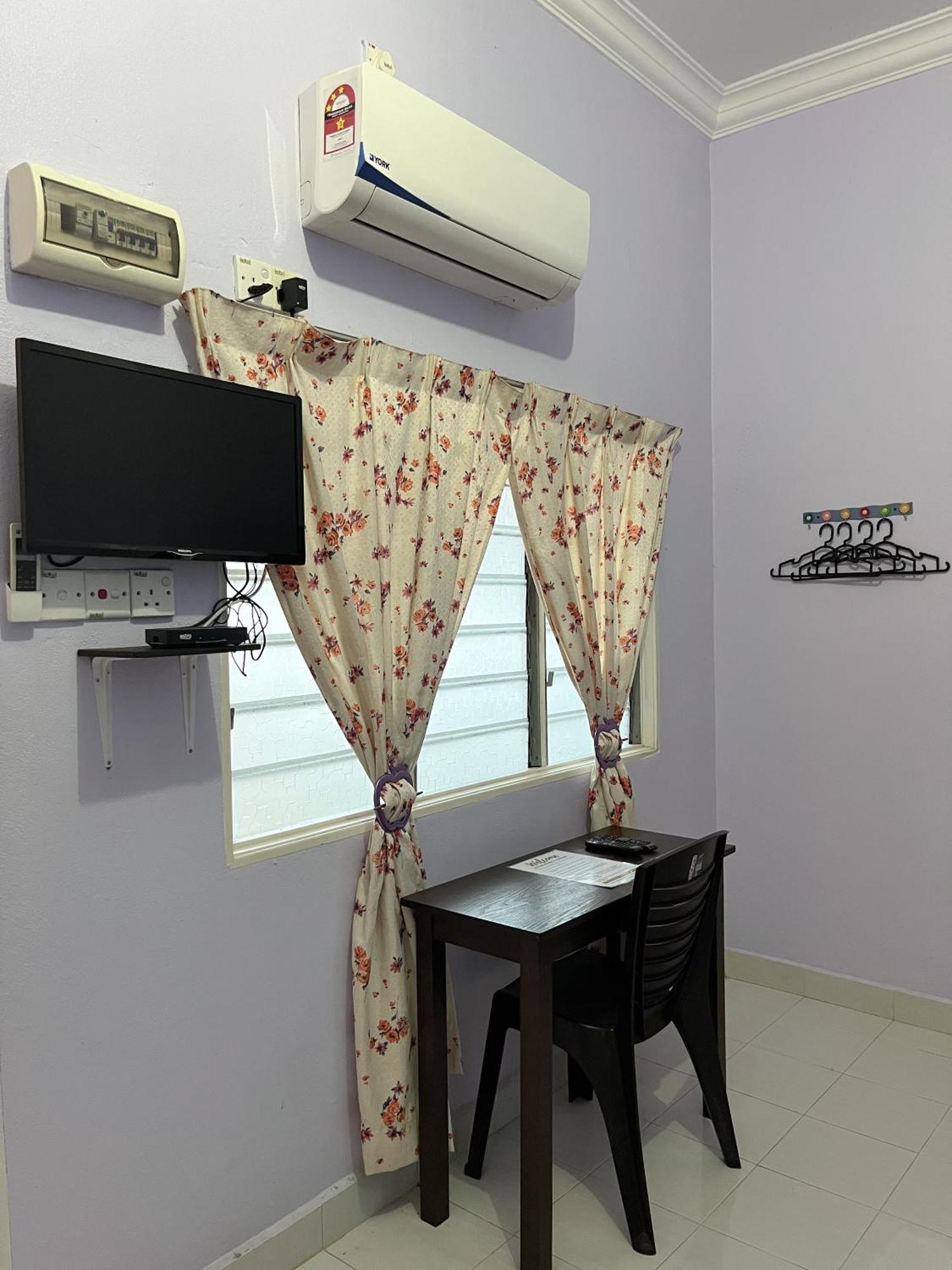 Rayyan'S Roomstay Pantai Kok Exterior foto