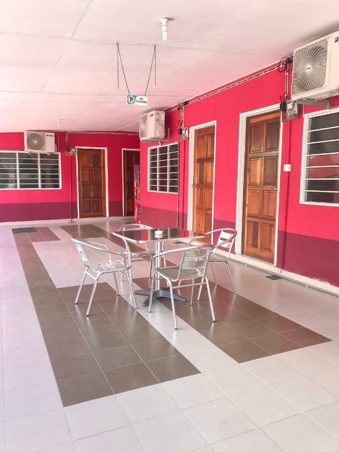 Rayyan'S Roomstay Pantai Kok Exterior foto
